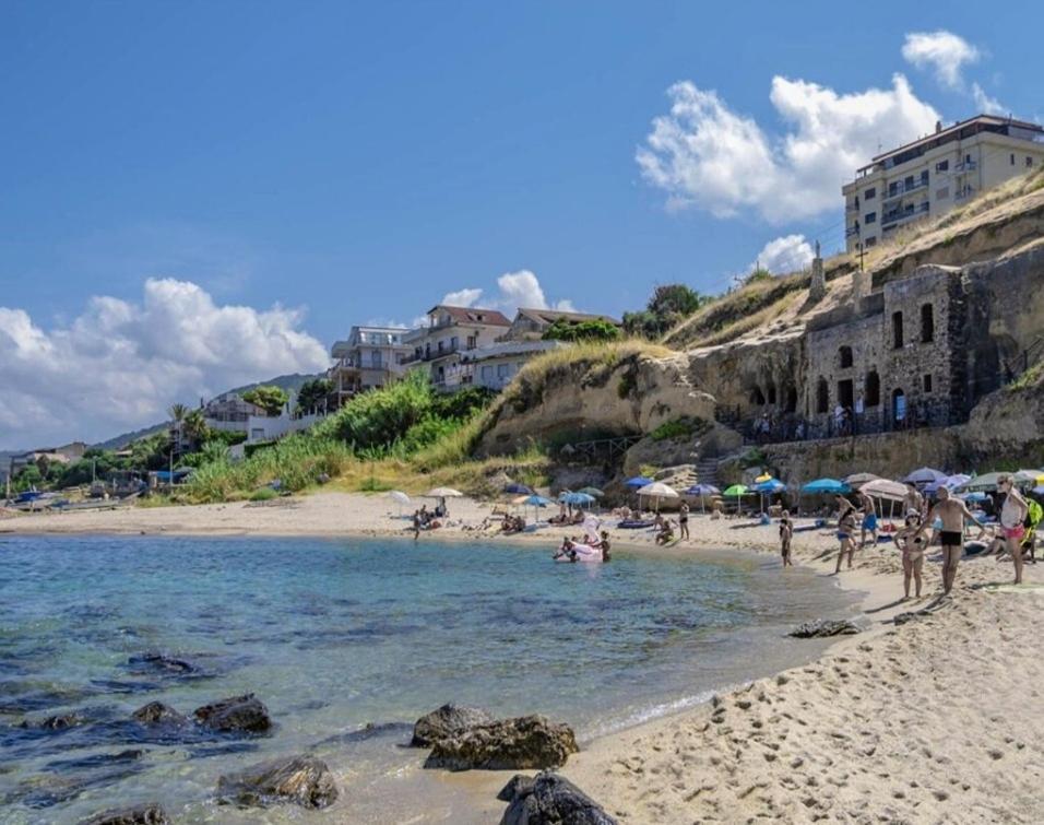 Casa Di Giorgio-Fronte Spiaggia Pizzo  Exterior foto
