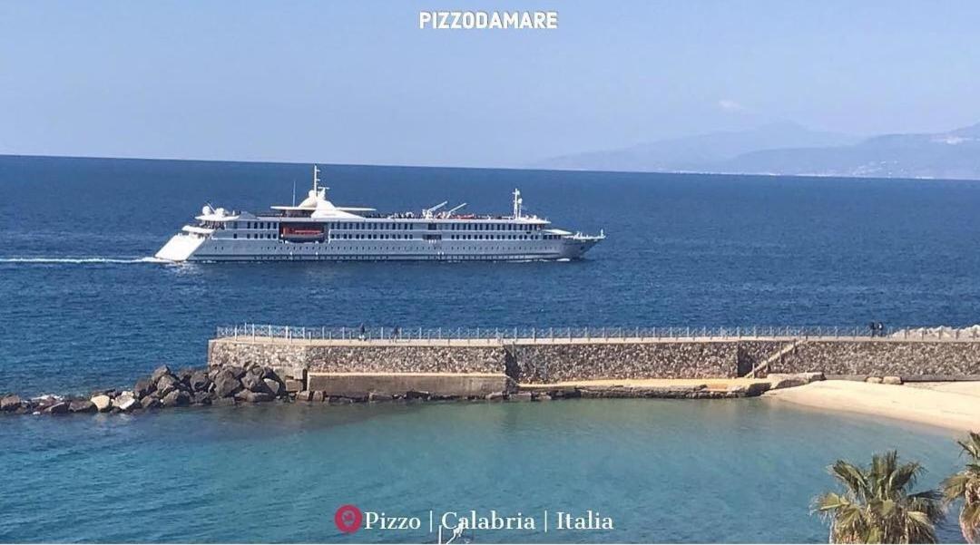 Casa Di Giorgio-Fronte Spiaggia Pizzo  Exterior foto